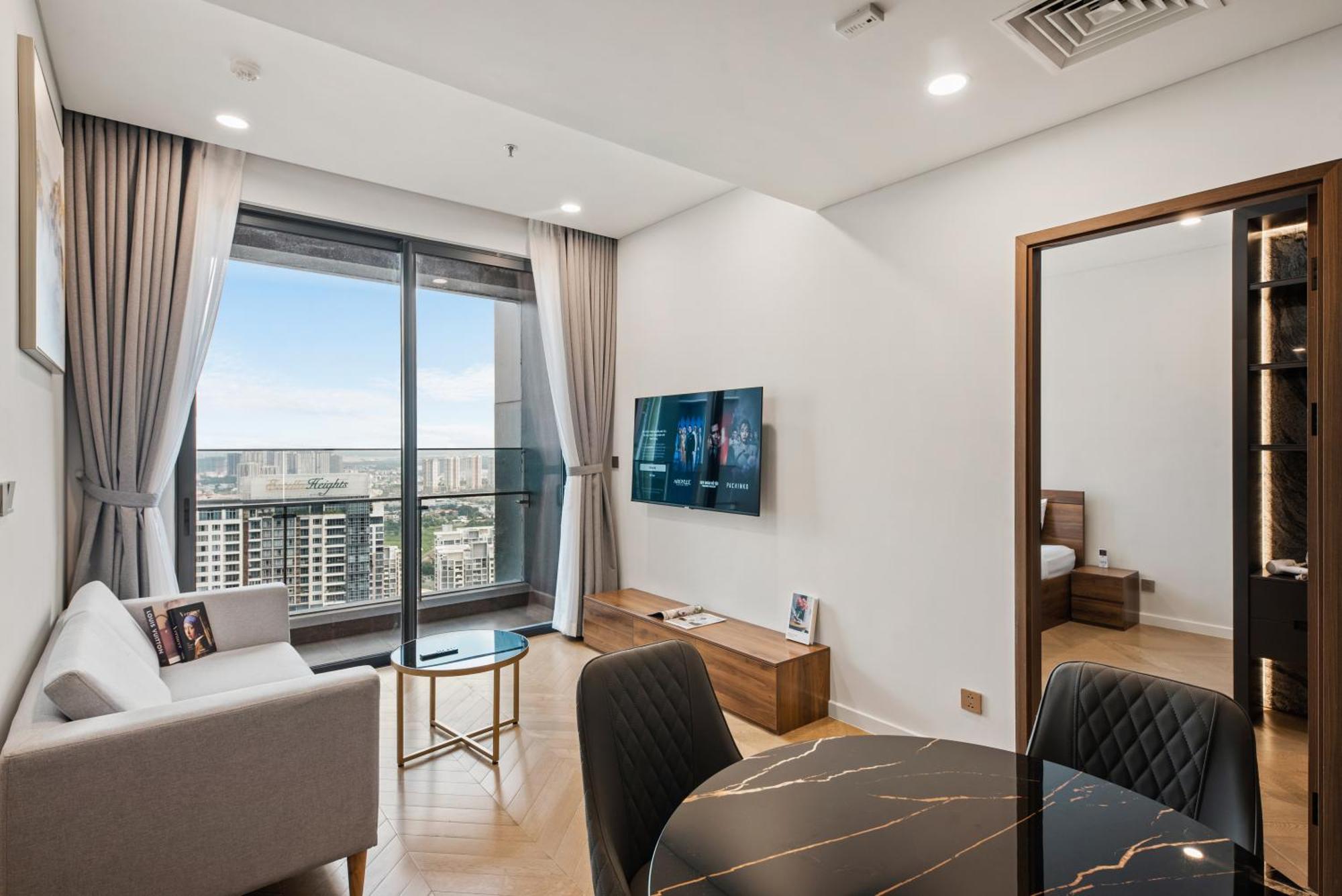 Smile - Lumiere Luxury View & Pool - Thao Dien Ho Chi Minh City
