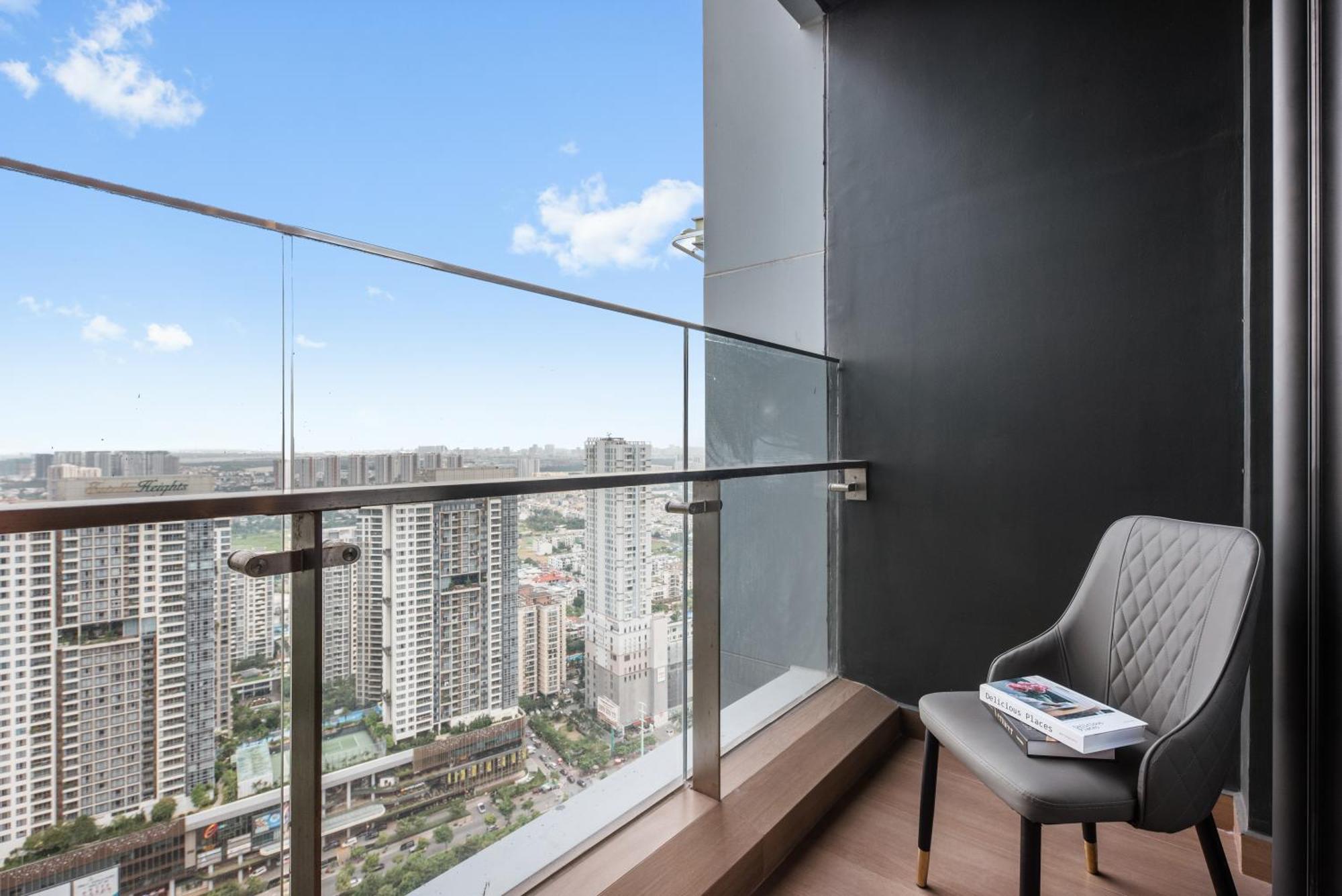 Smile - Lumiere Luxury View & Pool - Thao Dien Apartment