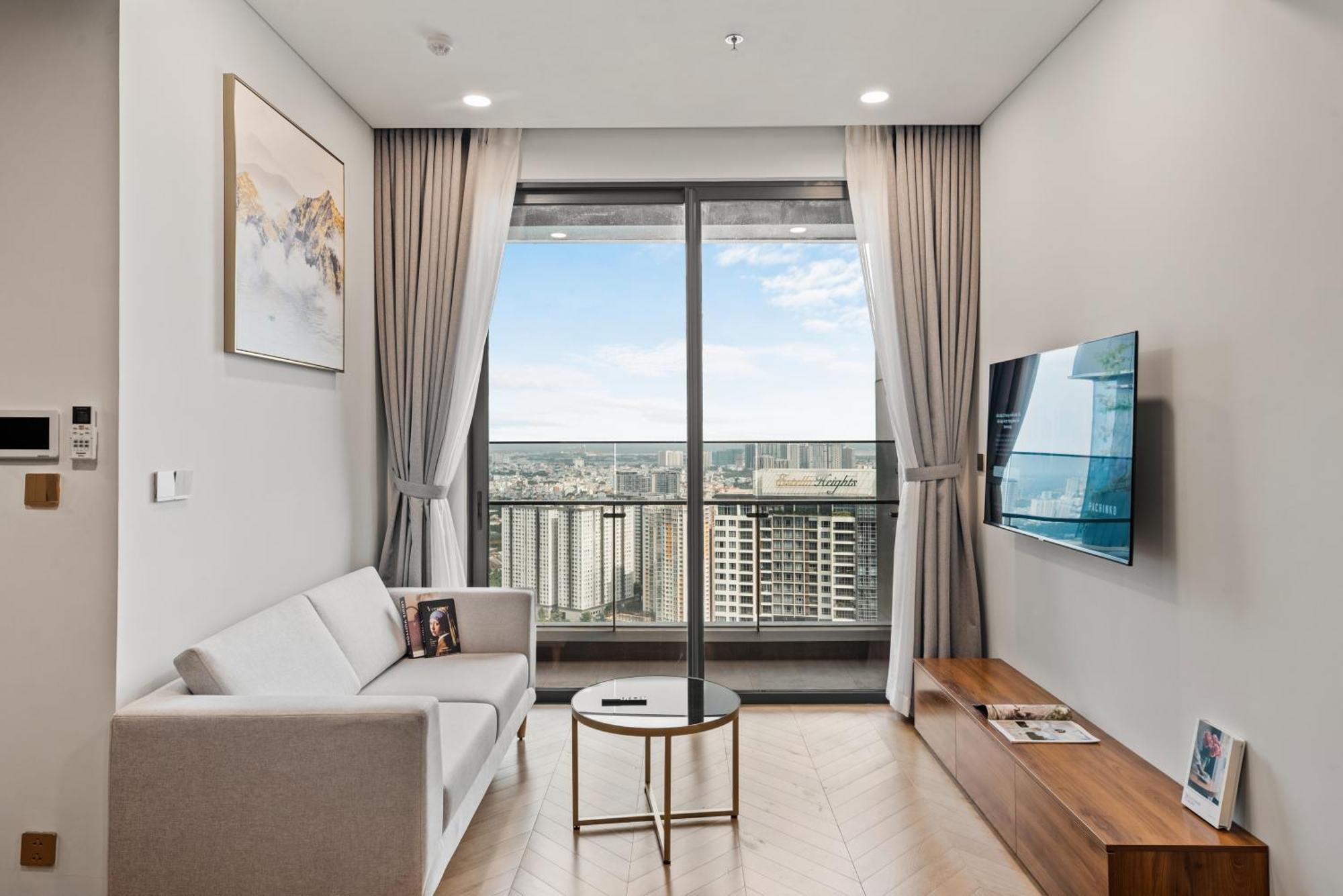 Smile - Lumiere Luxury View & Pool - Thao Dien Apartment Ho Chi Minh City
