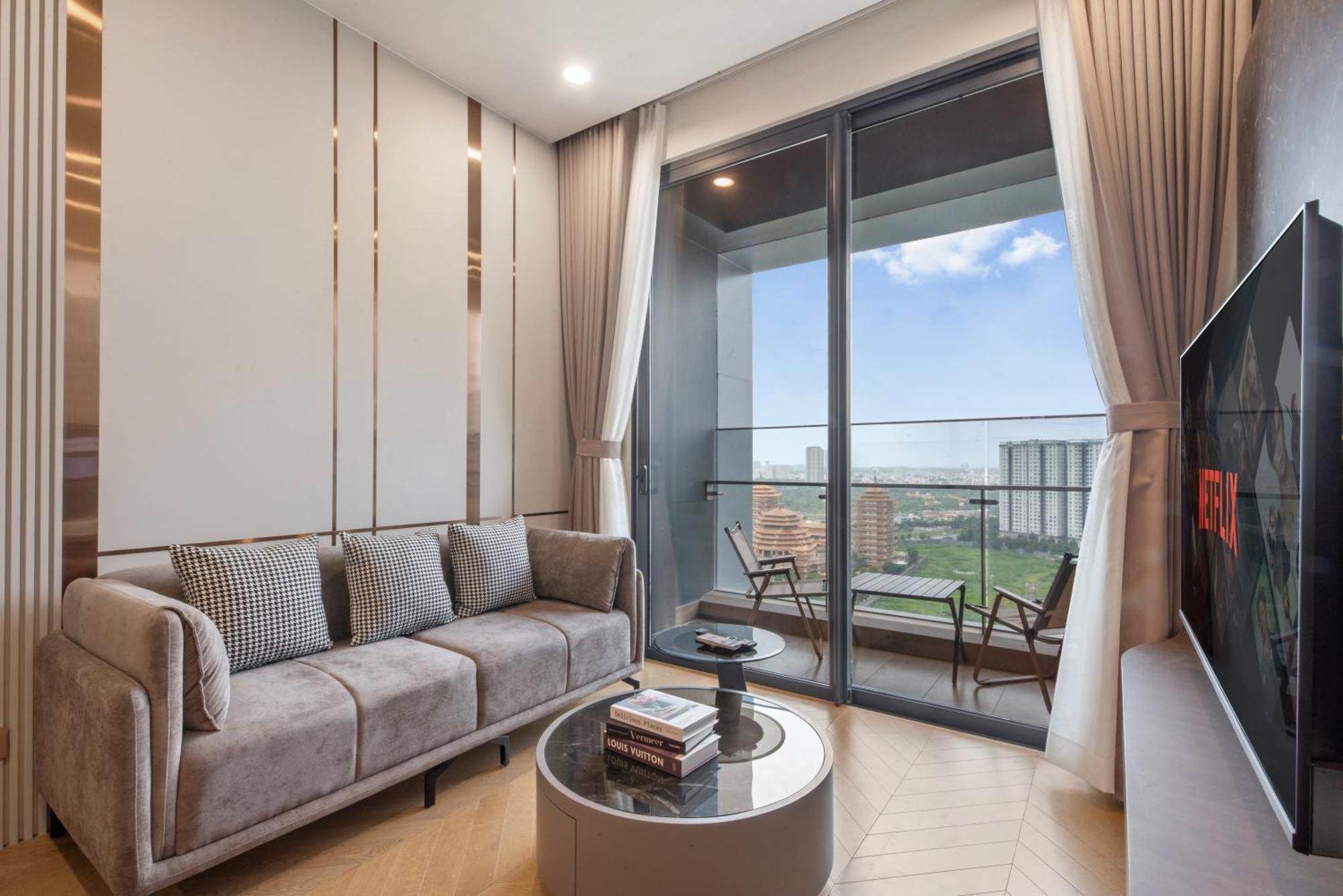 Smile - Lumiere Luxury View & Pool - Thao Dien Ho Chi Minh City